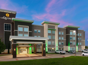 La Quinta Inn & Suites by Wyndham Ft. Worth - Burleson