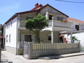 Family Ground Floor Apartment Puntamika
