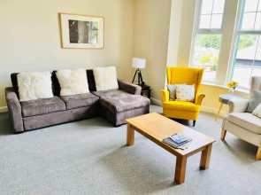 Ilkley Apartment with Parking
