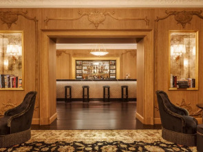 Maxwell Reserve Singapore, Autograph Collection