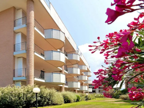 Residence with pool in San Vincenzo
