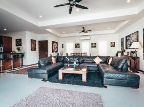 Luxury Villa Onyx Nai Harn Beach