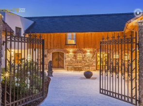Golden Hill Country Chalets & Suites