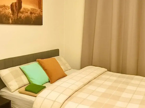 House - Sleeps 9 - Garden - Pet Friendly - Parking