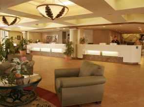 Maingate Lakeside Resort