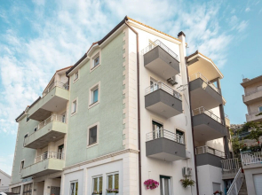 A1 - Modern Apartment With Balcony Near the Beach