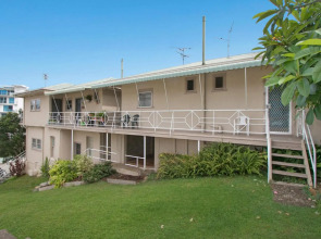 Point Danger Lodge unit 10 - Centrally located one bedroom Studio