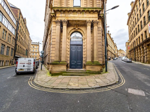 Alluring Home in Bradford Near University of Bradford