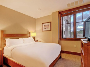 One Ski Hill Place S8309