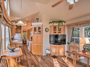 'the Cubs Den' Woodsy Highlands Home: Hike & Ski!