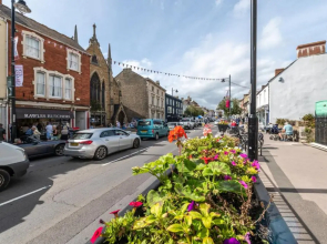 The Knots-Spacious 3 bedroom apartment in Bridport