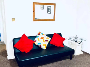 Superior 2 bedroom apartment with parking