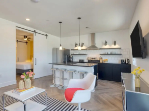 The Carter 502 by Avantstay Mins to Downtown