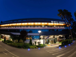 Metropolis Hotel