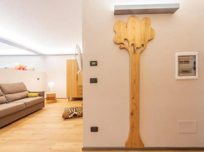 Room 176, Alba Town