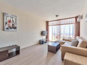 Amathusia Beach Apartment