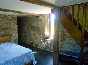 One bedroom house with furnished garden at Andeviso