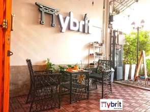 Hybrit Hostel & Cafe