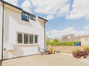 Kyanite House in Cambridge