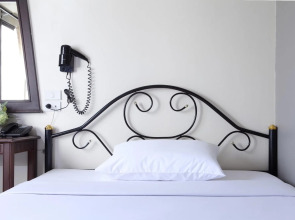 Rambuttri Village Inn & Plaza