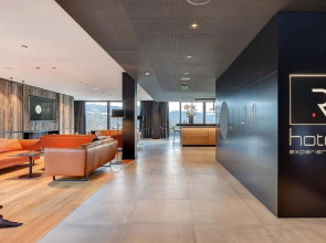 R hotel experiences