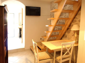 Stone House Apartment