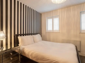 Host Stay Coventry Street