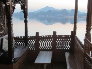 RITZ Houseboats