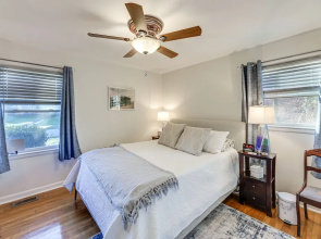 Lovely Lexington Home: 4 Mi to Downtown!