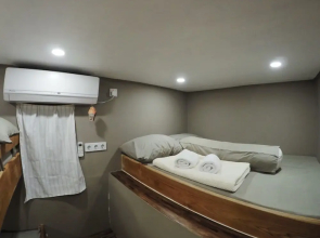 Regina Liveaboard