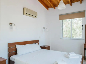 Villa Aphrodite Large Private Pool Walk to Beach A C Wifi - 3435