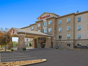 Ramada by Wyndham Drumheller Hotel & Suites