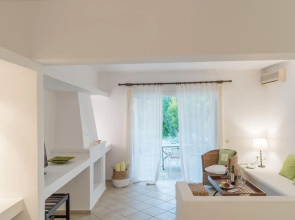 Skiathos Holidays Suites & Villas