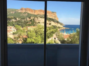 Cassis Le 180°