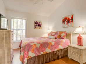 Lovely Lake 20 Min To Disney Large Pool! 4 Bedroom Home