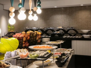 The Capital 15 on Orange Hotel & Spa