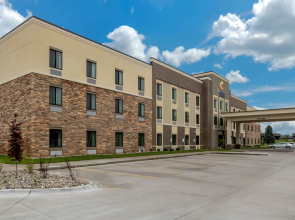 Comfort Inn and Suites Ames near ISU Campus