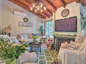 1 Mi to Lake Gregory: Boho Crestline Cabin