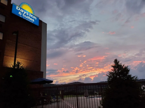 Days Hotel Sutton Flatwoods