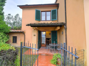 Panoramic Apartment with Communal Pool And Private Garden