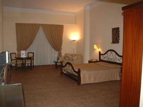 Down Town Alexandria Hotel