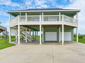 Walk to Ocean: 'pura Vida' Crystal Beach House!