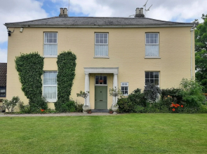 Self Contained Apartment in Winterton Hall