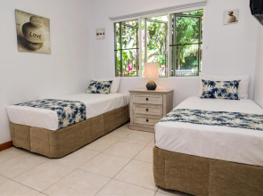 Hanalei Beach House Port Douglas