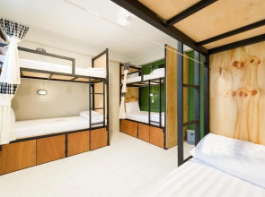 The Neighbors Hostel - Adults Only