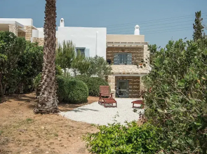 Errieta House · Eclectic island villa - gorgeous sea views, garden