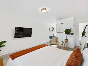 Lovely Rental Unit With Free Parking on Premises