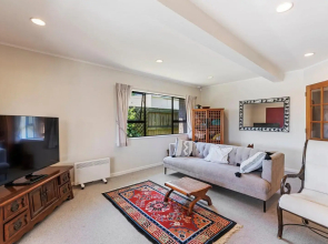 Island View Beach House - Paraparaumu Beach Holiday Home