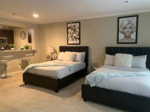 Hollywood Gateway Suite