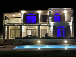 Villa Aurora Luxurius Living